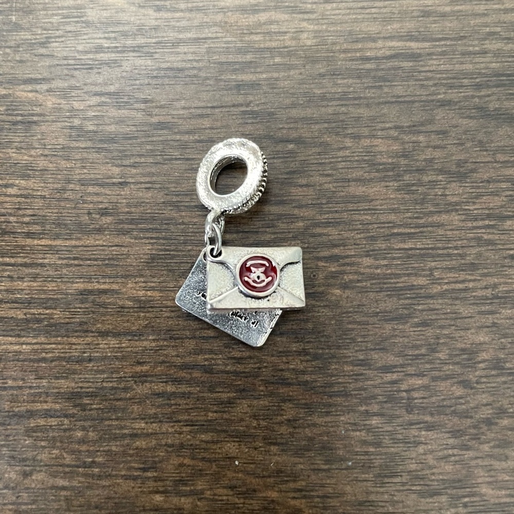 New Harry Potter Hogwarts letter bracelet charm - Picture 1 of 3